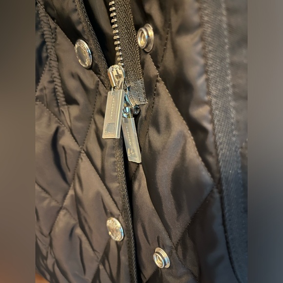 New BURBERRY Black Quilted Hooded Jacket - Picture 4 of 7